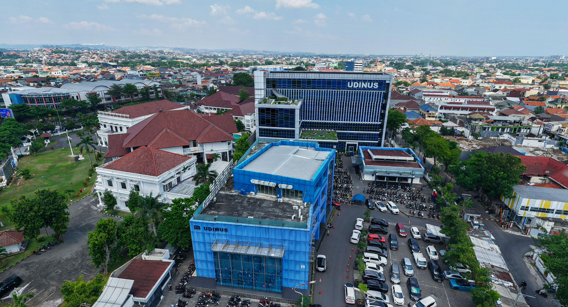 Universitas Dian Nuswantoro (UDINUS): Mengukuhkan Diri sebagai Kampus IT Terdepan dan Pusat Inovasi Digital di Semarang