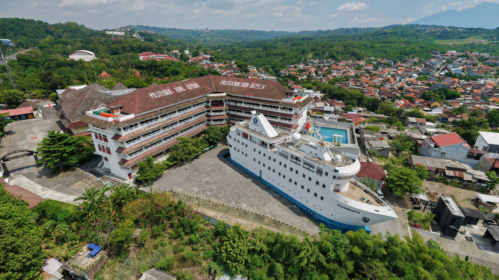 Politeknik Bumi Akpelni: Kawah Candradimuka Mencetak SDM Maritim dan Pelaut Andal di Semarang